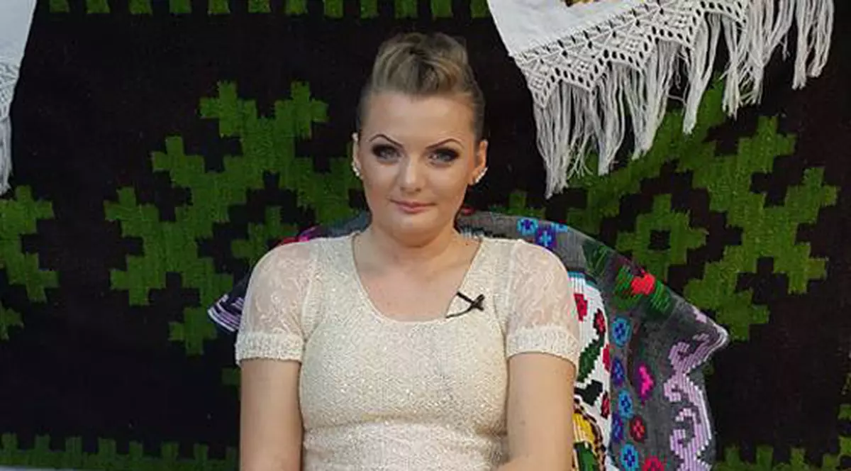 Miracol de Crăciun. Destinul frânt al unei cântărețe de muzică populară s-a schimbat înaintea sărbătorilor! S-a reîntors pe scenă în căruciorul cu rotile | VIDEO