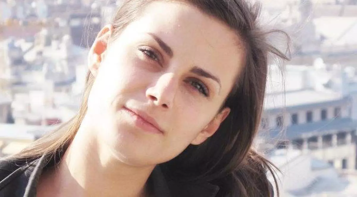 Iuliana Gătej a fost condusă pe ultimul drum. Gestul emoţionant al colegilor din presă, la înmormântarea jurnalistei