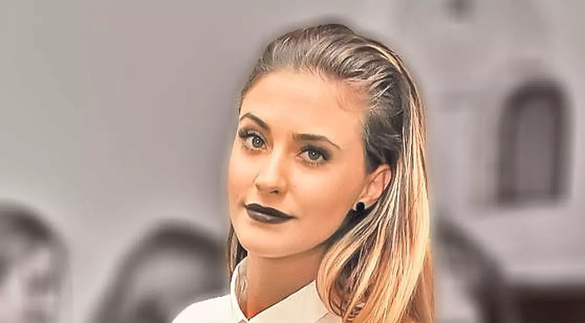 Asta i se întâmplă în fiecare an! Revelionul, noapte de groază pentru Antonia