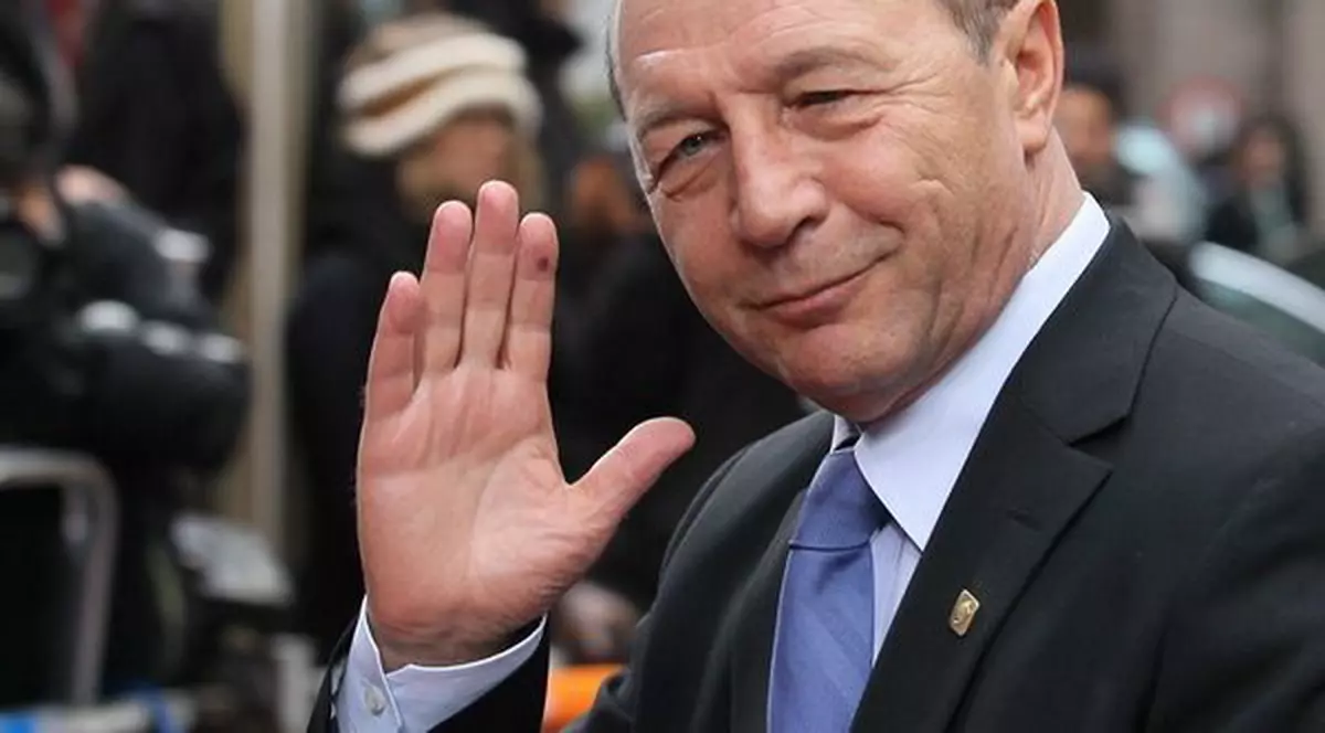 Traian Băsescu s-a săturat de România? Cere cetățenie în Republica Moldova!