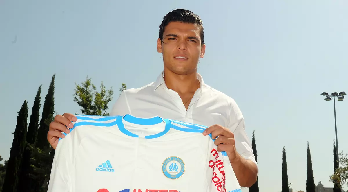 Rekik, de la Olympique Marseille, a fost jefuit în timp ce dormea
