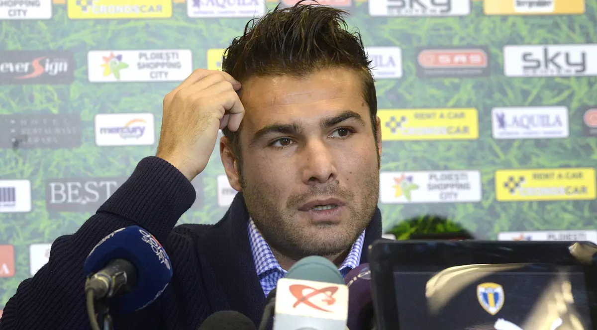 Mutu îl atacă pe Arlauskis, portarul lituanian de la Espanyol, amendându-i declarații vechi de doi ani. ^Îl confundă cu Cerniauskas?