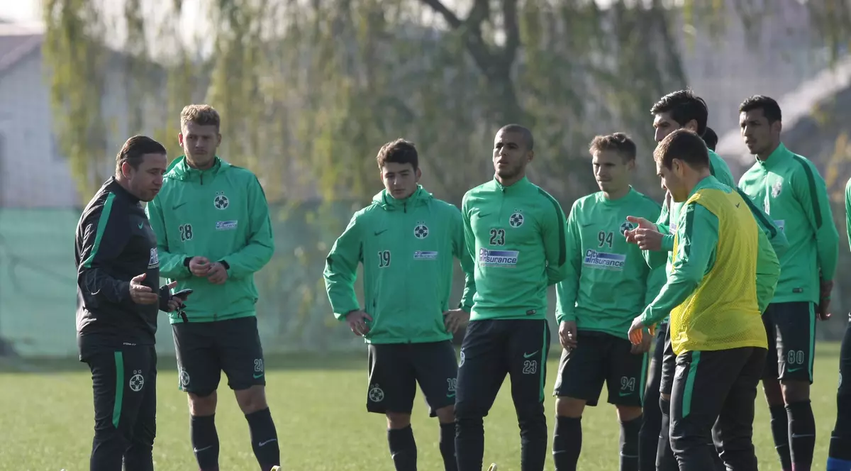 Laurențiu Reghecampf: ”Vreau 10 steliști în lotul pentru Euro 2016!”. Nu se teme de suspendare