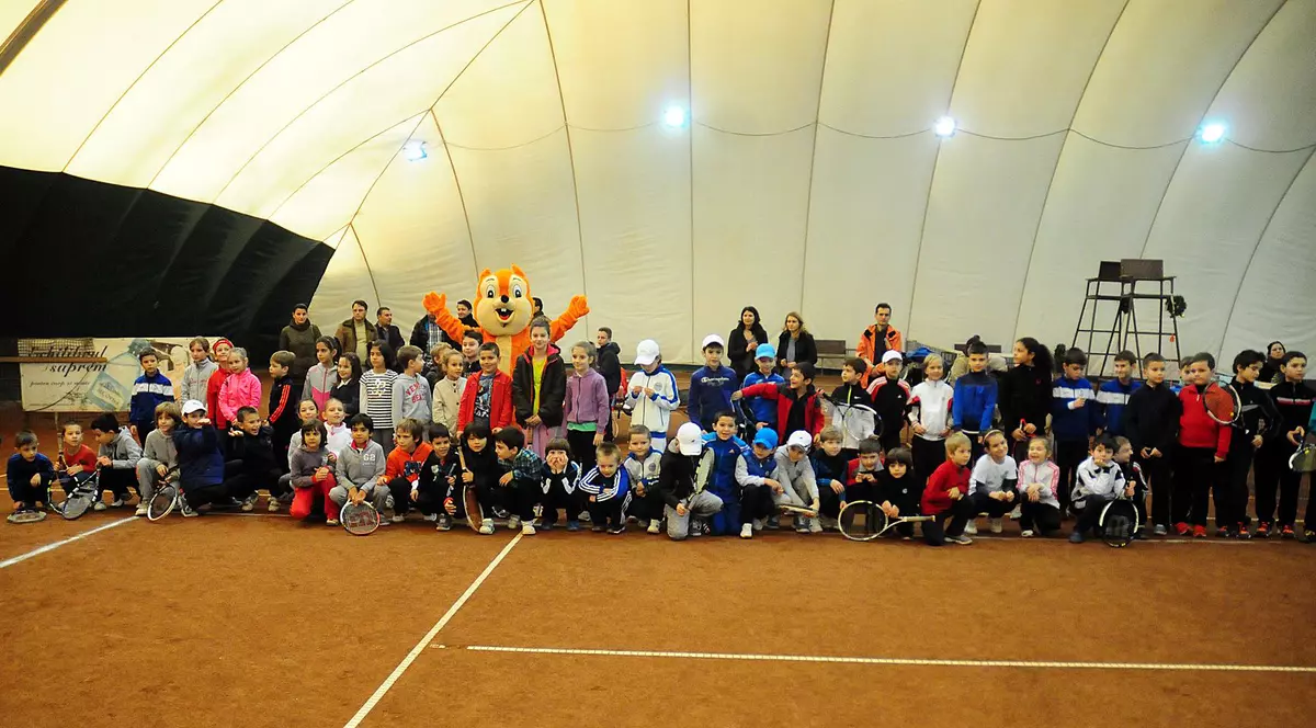 Campionii Tenis10 se vor lupta pentru titlurile cele mai râvnite ale anului la Turneul Campionilor. Andreea Mitu va fi alături de micii campioni