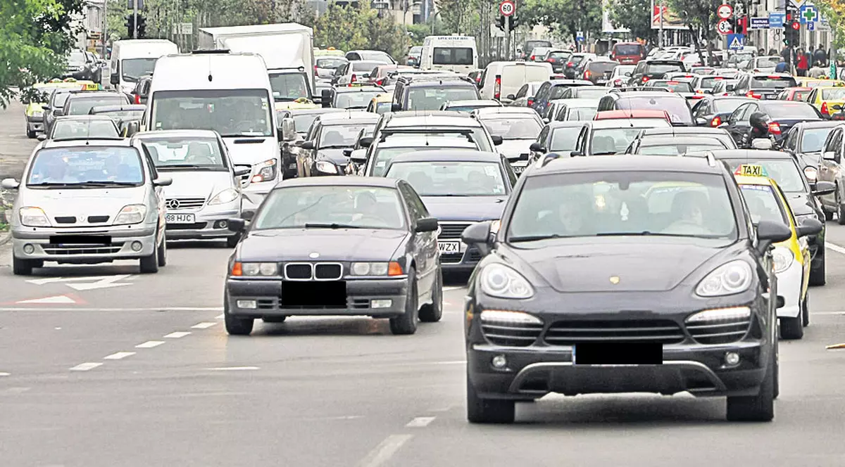 2016 vine cu scumpiri uriașe pentru șoferi | Revoluţia RCA scoate oamenii în stradă