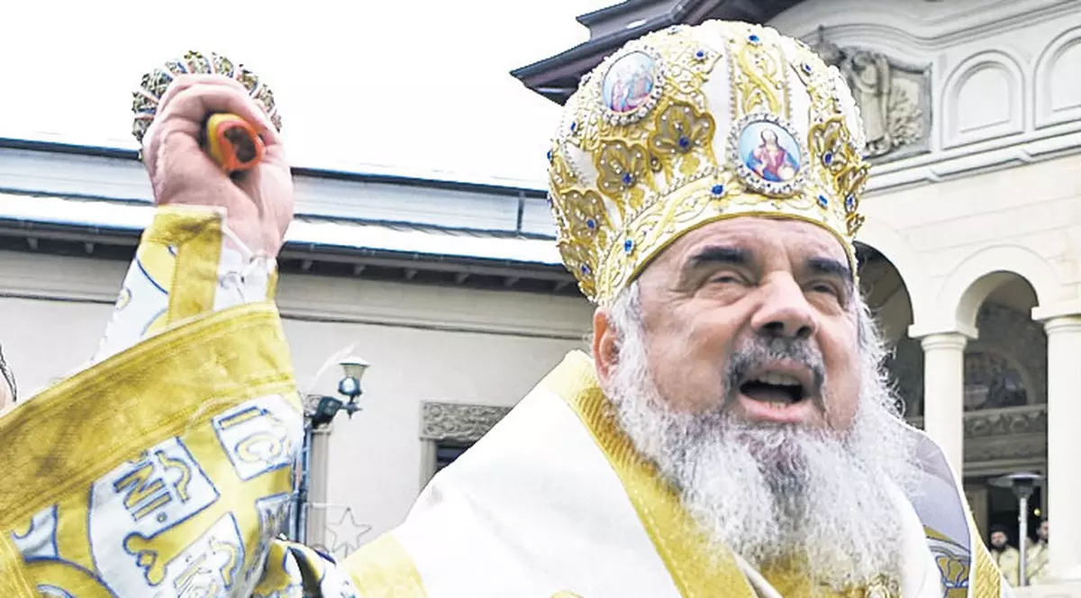 Moşul l-a sfătuit pe Cioloş să nu se pună cu Daniel! După ce a tăiat fondurile pentru Catedrala Mântuirii Neamului, premierul Cioloş s-a sucit