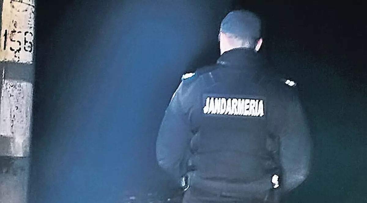 Brăileancă de 18 ani, rătăcită pe un câmp, salvată de jandarmi