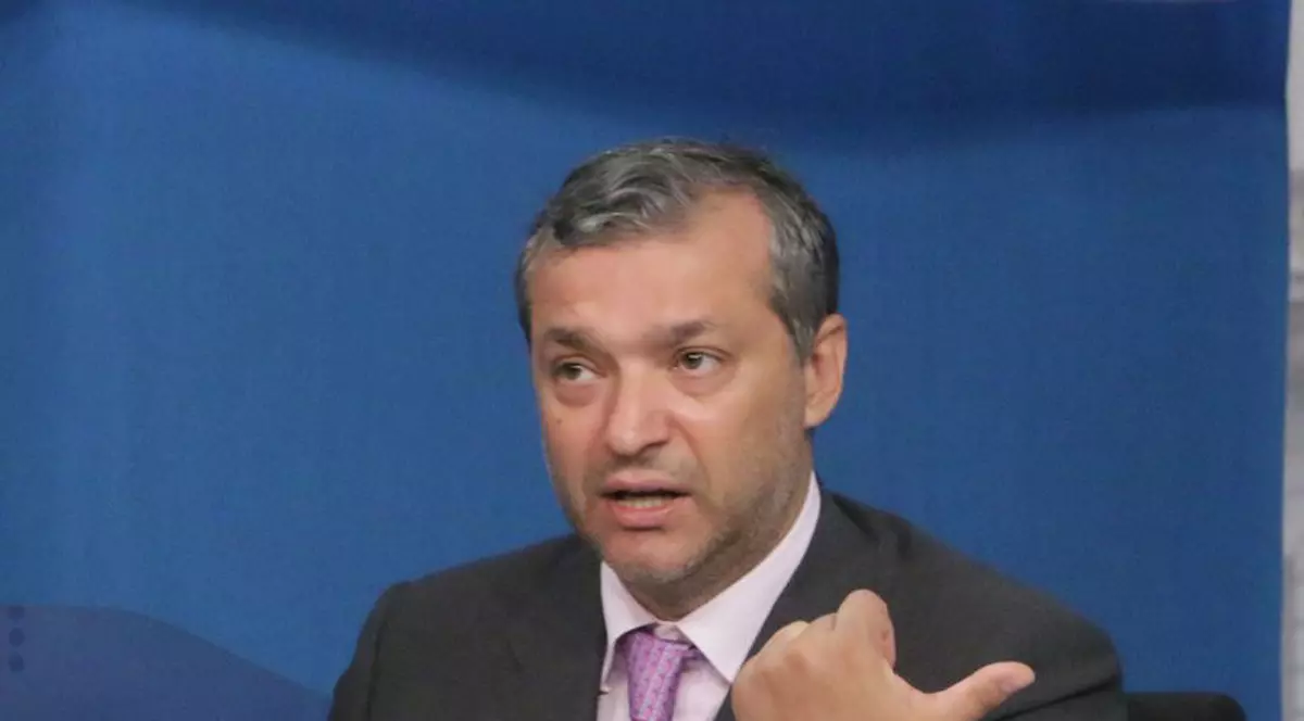 Jurnaliștii Dan Andronic, Mirel Curea şi Dan Tapalagă