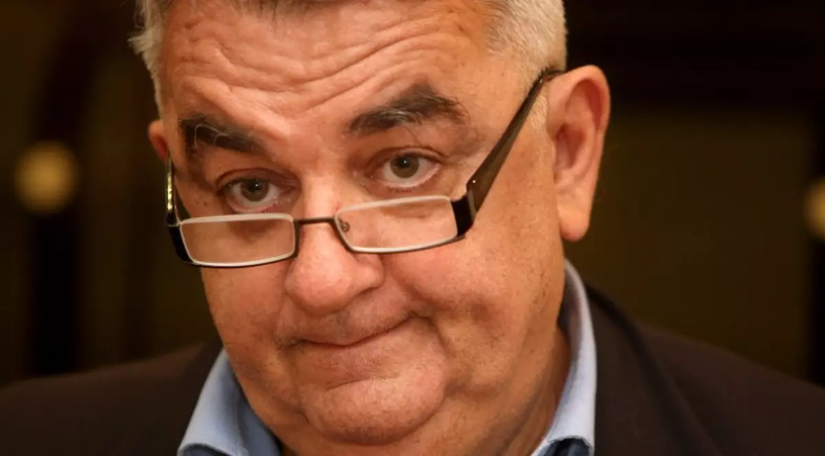 Ce ruşine! A rămas cu pantalonii în vine în faţa preşedintelui! VIDEO