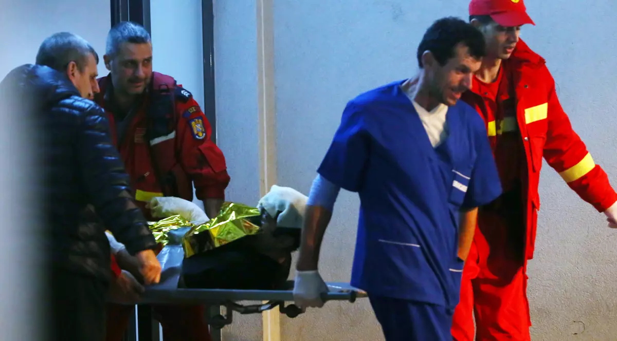 Omorâţi de un sistem bolnav! Decla raţie şocan tă a medicilor: arşii de la Colectiv au decedat de la infecţii intraspitaliceşti cu bacil piocianic