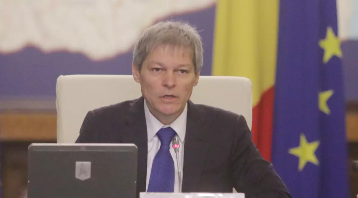 Hobby-urile secrete ale premierului României: Dacian Cioloș, pasionat de pus murături! EXCLUSIV