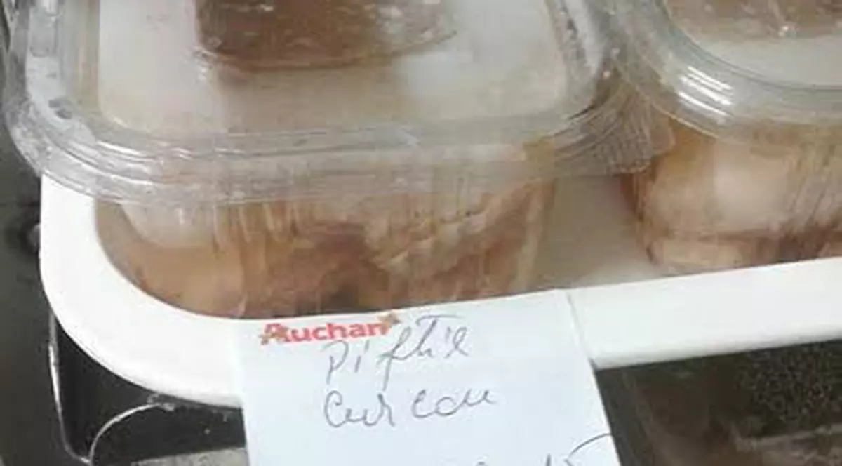 Au dat salmonela la tot cartierul! 18 constănțeni își petrec sărbătorile în spital după ce au mâncat preparate expirate