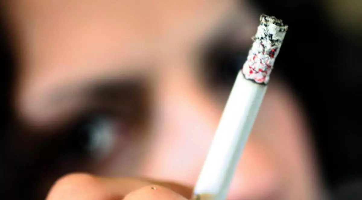 Camera Deputaților a decis: fumatul este INTERZIS în toate spațiile închise