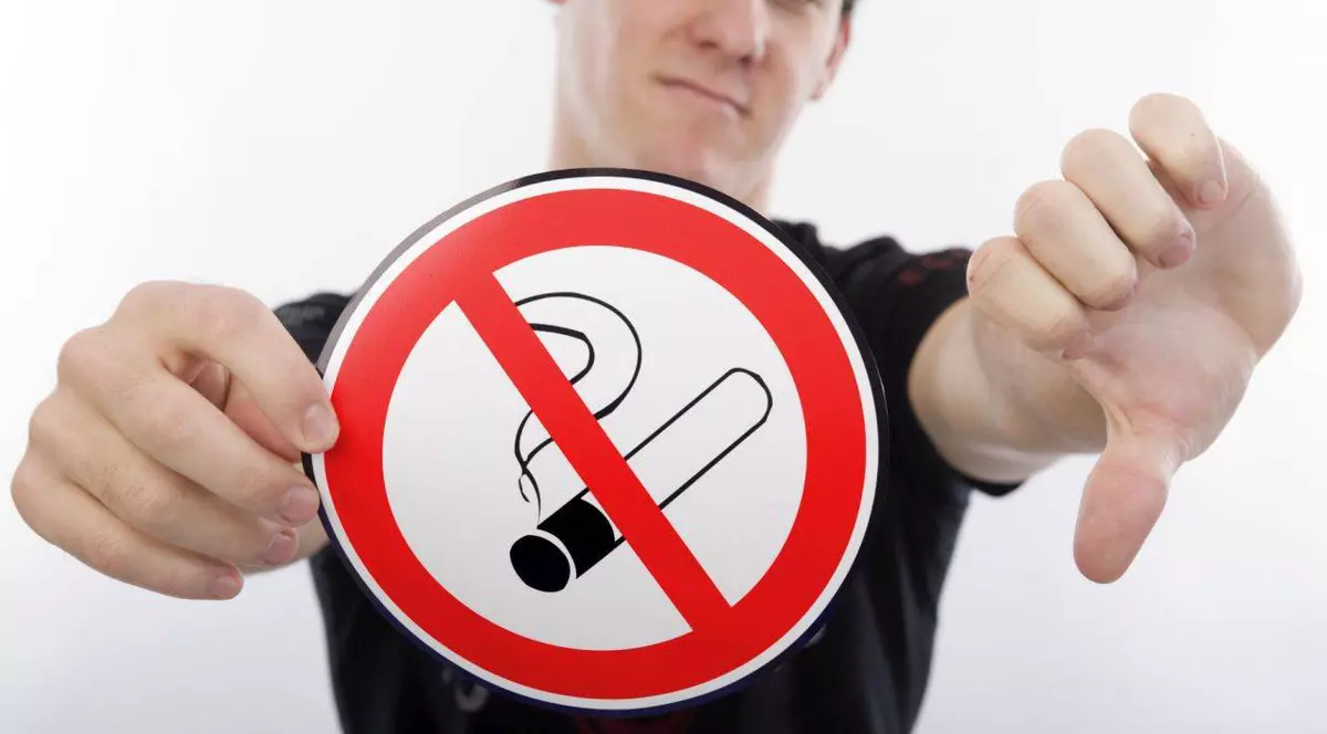 70 de români mor zilnic din cauza afecțiunilor induse de fumat. Îți mai arde să aprinzi țigara? 