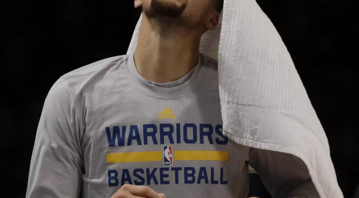 S-a terminat! O piticanie le-a pus piedică uriașilor de la Golden State Warriors