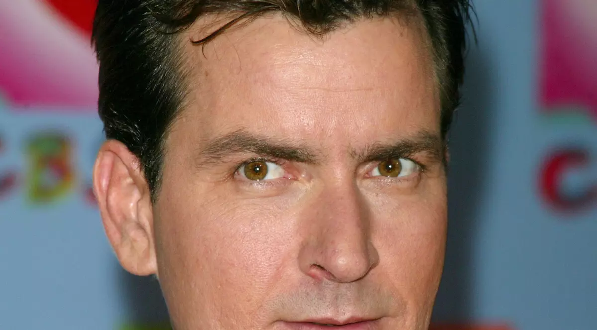 Charlie Sheen, dat în judecată de încă o fostă iubită