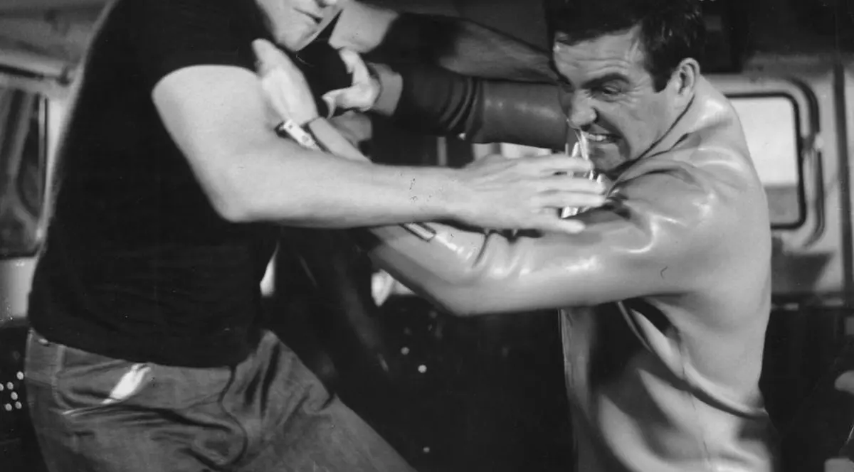 Ce se întâmplă cu persoanele care știu mai multe înjurături?