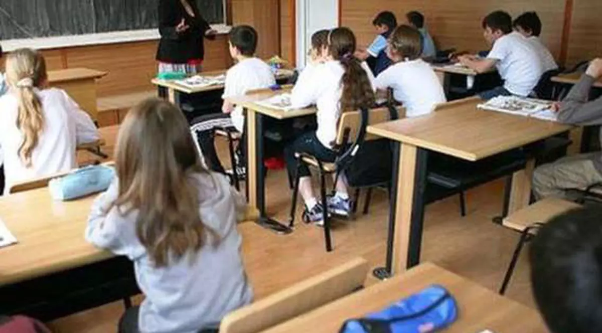 ŞOCANT! O învăţătoare din Neamţ ţipă la copii şi îi ameninţă! ÎNREGISTRARE AUDIO