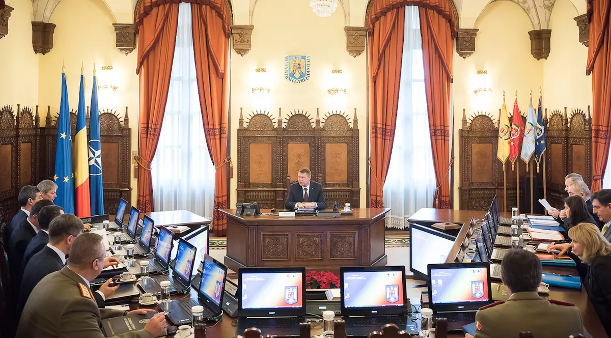 Ce s-a discutat la şedinţa CSAT despre combaterea terorismului, prima la care a participat premierul Dacian Cioloş