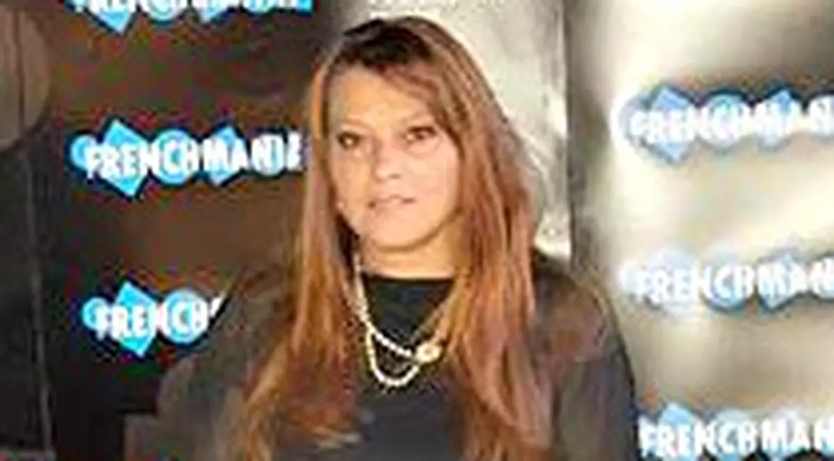 A rămas la fel de frumoasă! Apariție de senzație a Laurei Stone, românca de pe podiumurile modei din anii ’90!