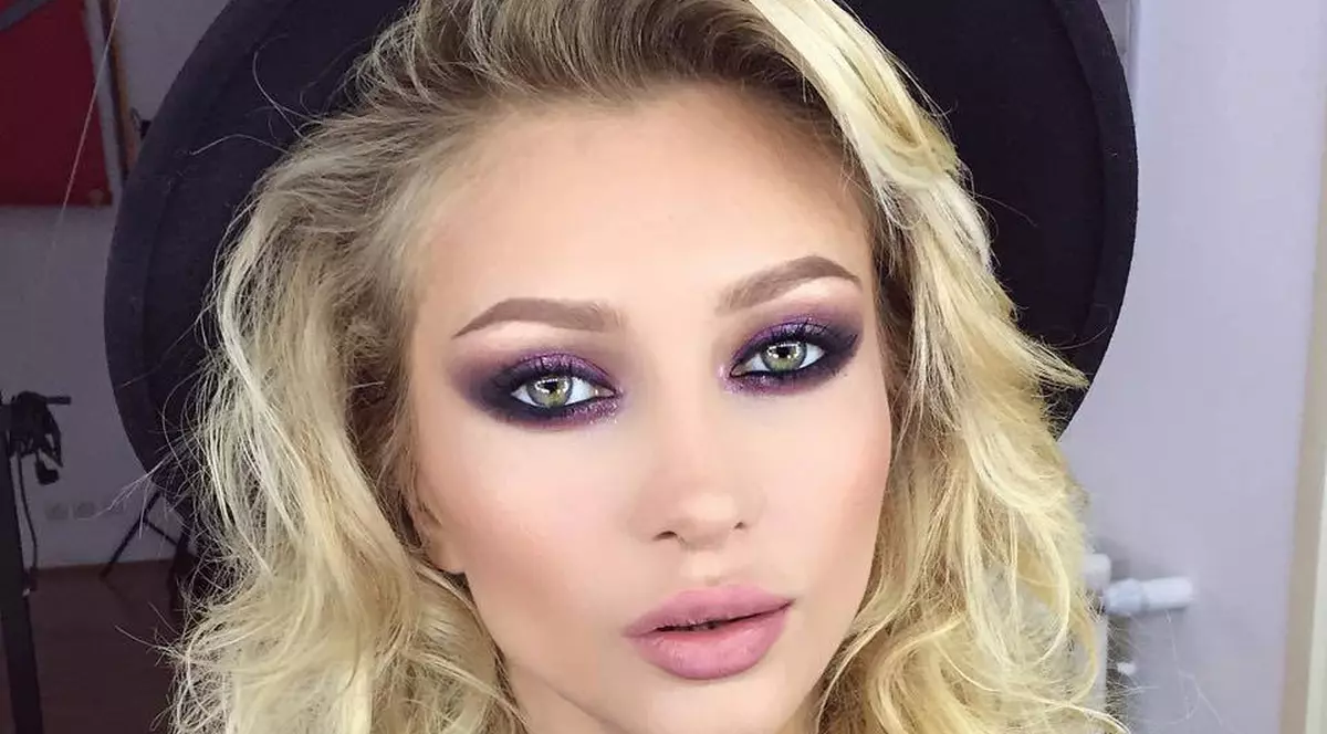 Lora are PICIOARE DEMENȚIALE. Uite ce poză le-a arătat fanilor | FOTO ÎN ARTICOL