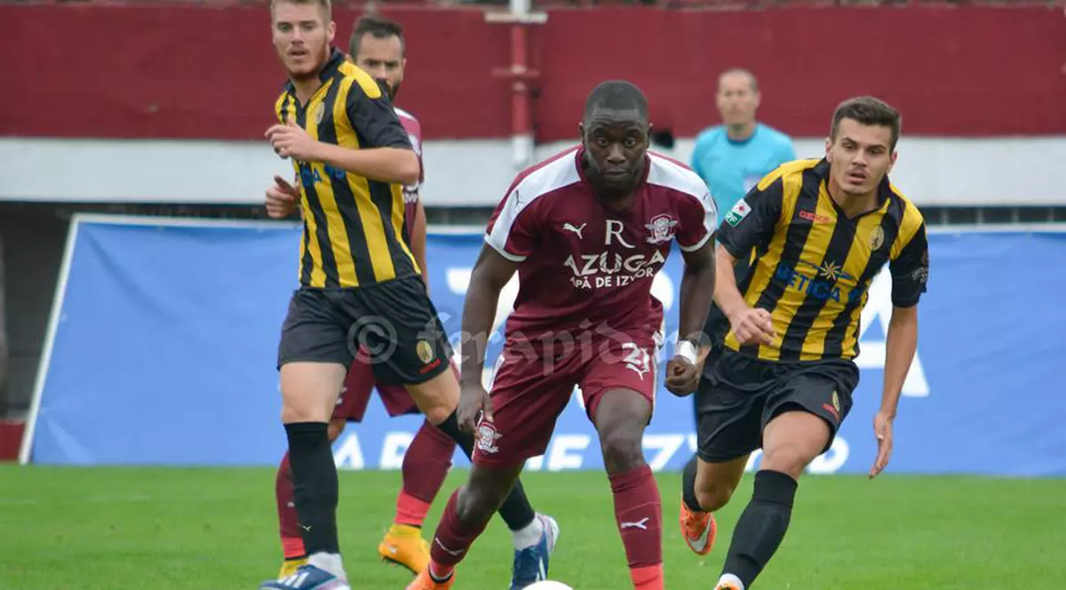 Fratele unui fotbalist din România lucrează la clubul Bataclan, epicentrul atentatelor din Paris. ^Cum a scăpat de măcelul pus la cale de teroriști