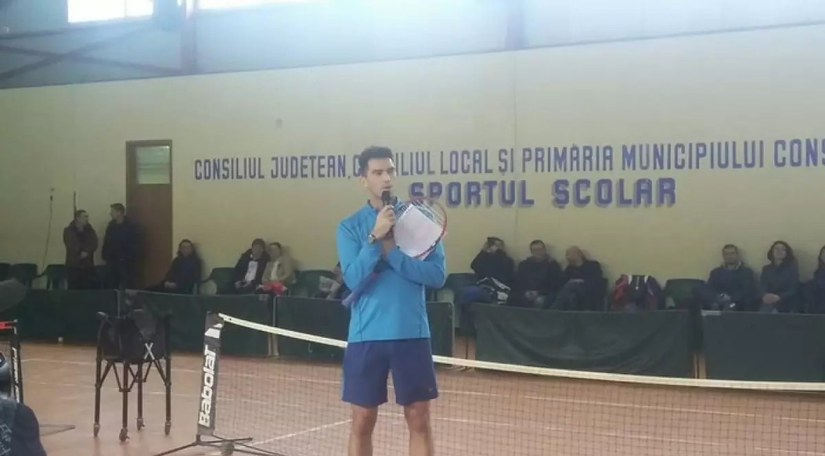 Moş Horia Nicolae. Câştigătorul Turneului Campionilor a fost vedetă pentru puştii din Constanţa