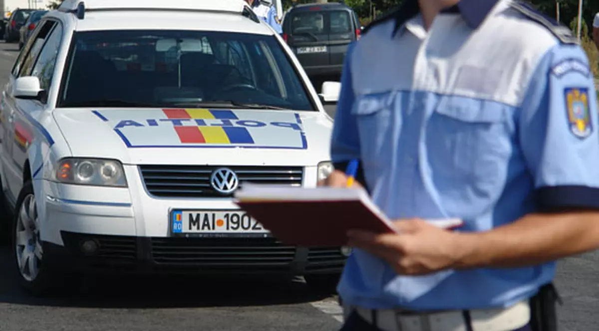 Accident în Capitală. Poliţist de la Rutieră, lovit în plin de un şofer care nu l-a observat