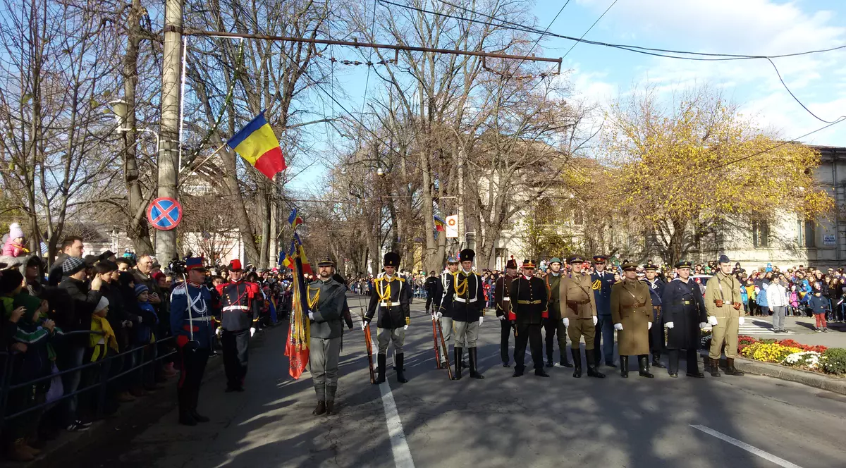Defilare în costume de epocă la Galaţi
