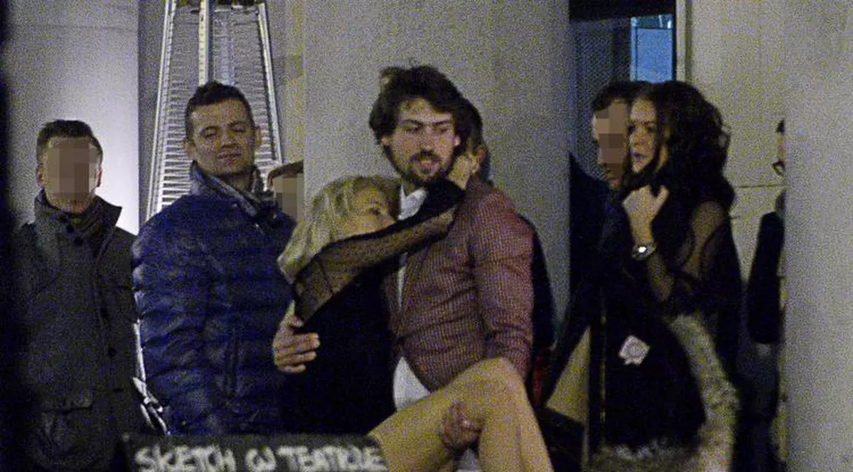 Fetele porno ale tenisului mondial! Agnieszka a pozat goală, iar ^sora ei, Ursula, a ieșit beată dintr-un club, cu părțile intime la vedere / FOTO