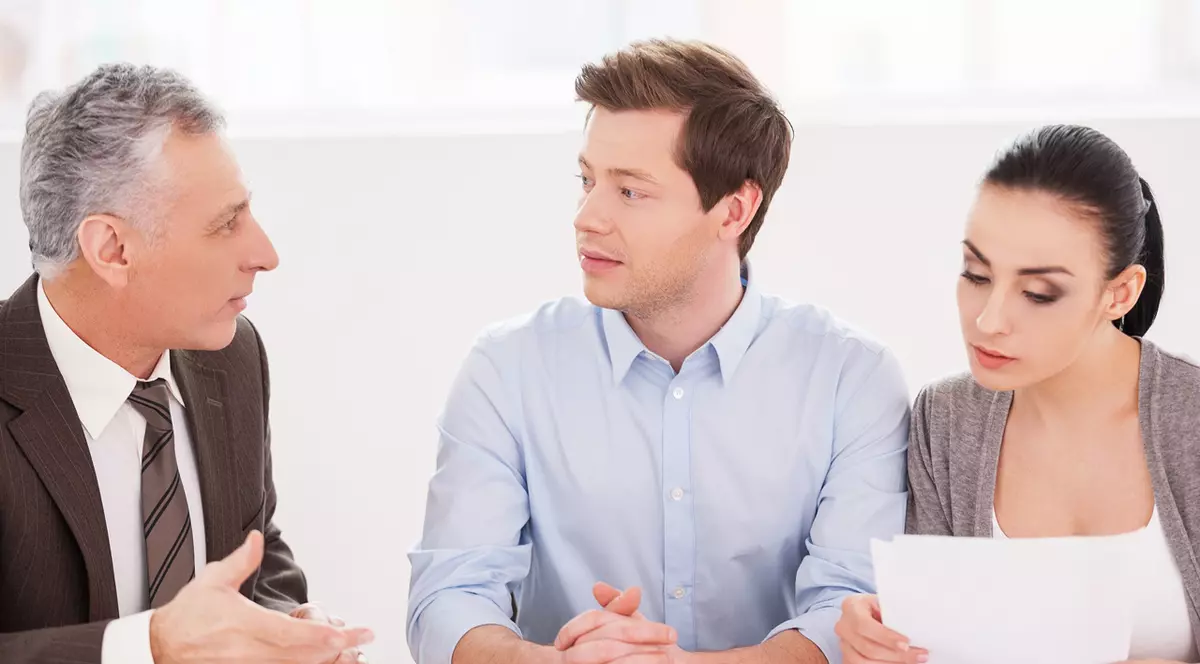 Românii vor din nou credite! Împrumutul în lei, preferat celui în valută