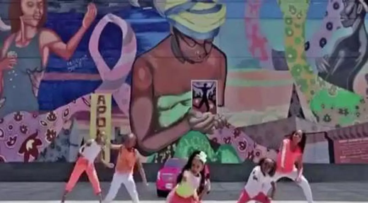 O fetiță de patru ani este protagonista celui mai vizionat videoclip pe YouTube din 2015 | VIDEO