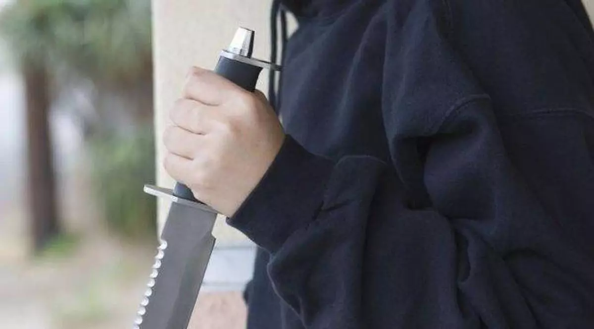 Jandarm din Satu Mare, înjunghiat de un pensionar beat. Scandal sângeros la „Danțul bixădenilor”