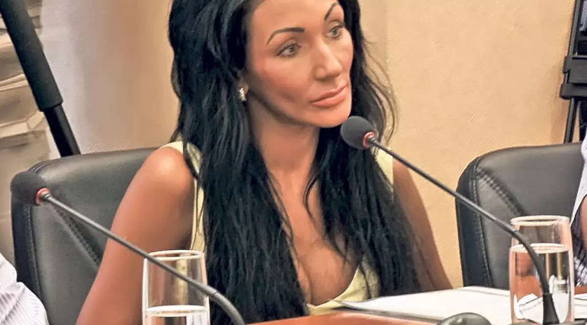 Şmechera care a umilit un poliţist, după gratii  | EXCLUSIV