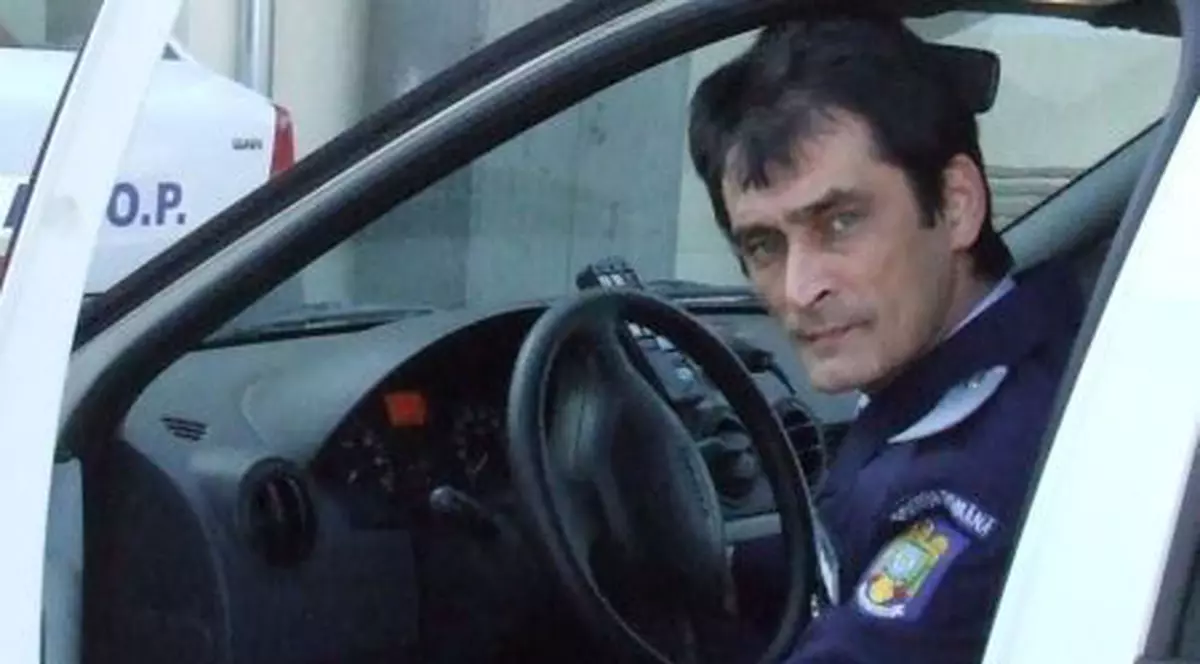 EXCLUSIV/ ”Apel de Urgență” artistic! Când dau jos uniformele, doi ofițeri de poliție o ard rock