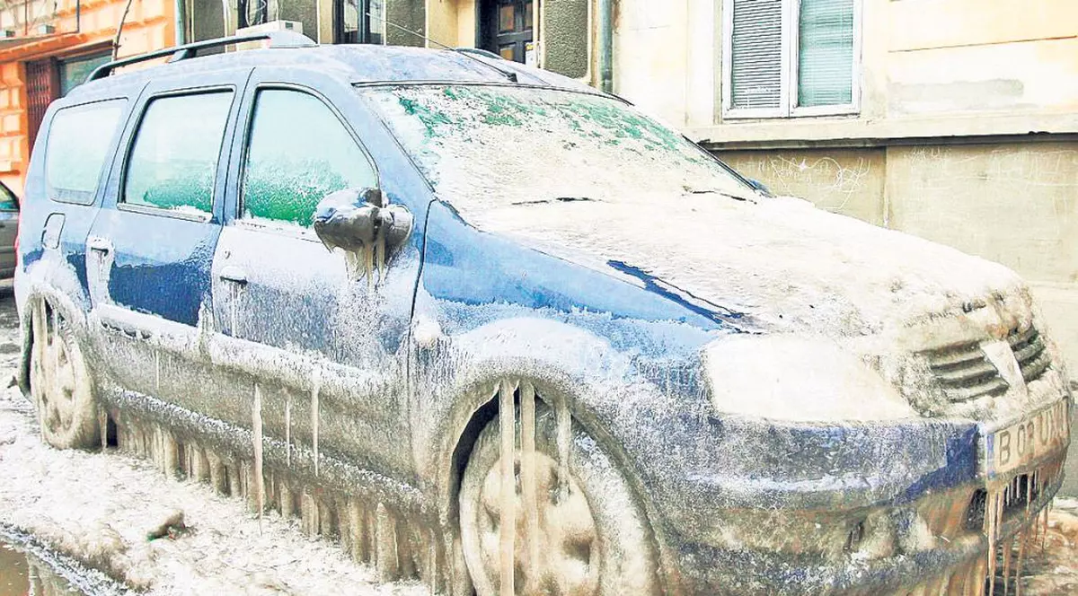 Maşina nu vrea să pornească după o noapte de ger? Îţi spunem ce ai de făcut pas cu pas când vine frigul