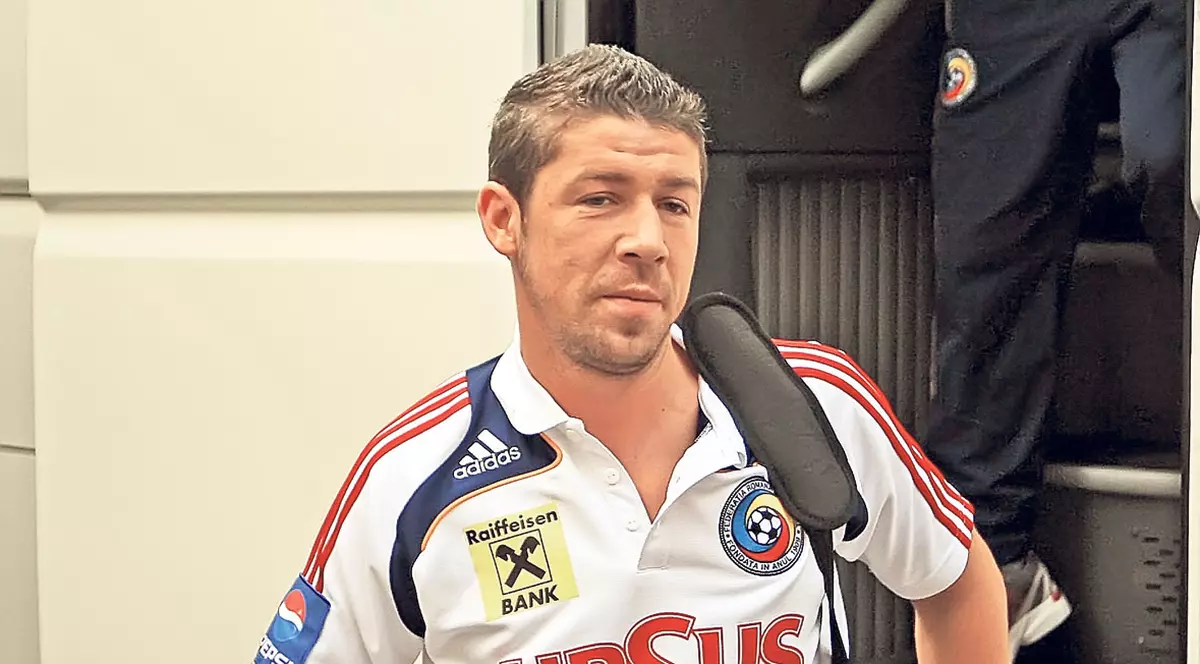 Un fost mare fotbalist a fugit de-acasă cu soţia adulterină a unui milionar. ACUM SE PREGĂTESC DE DIVORŢ LA PĂTRAT | EXCLUSIV