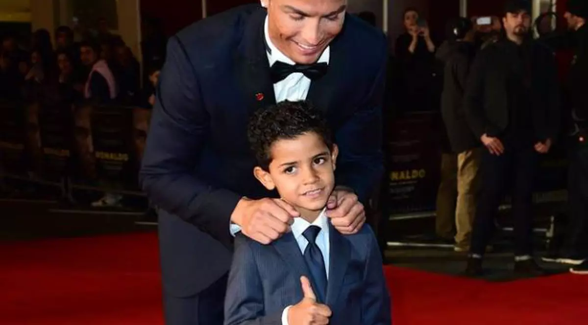 Cristiano Ronaldo mai vrea un copil! Caută o mamă surogat