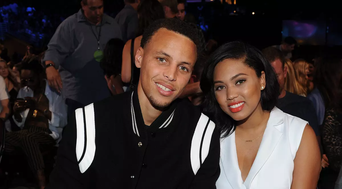 O admiratoare visează să facă sex cu Stephen Curry și cu soția acestuia. Ce i-a răspuns nevasta baschetbalistului