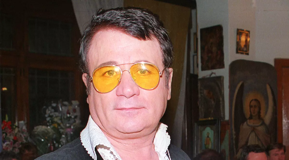 A dus viață de artist! Dolănescu petrecea trei zile și trei nopți și rezervase o cameră doar pentru cadouri!