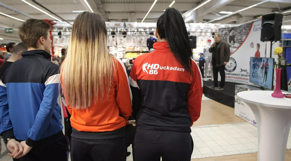 Duckadam și-a lansat propria linie de echipament sportiv! ^”Eroul de la Sevilla” a intrat în rândul starurilor mondiale / FOTO&VIDEO