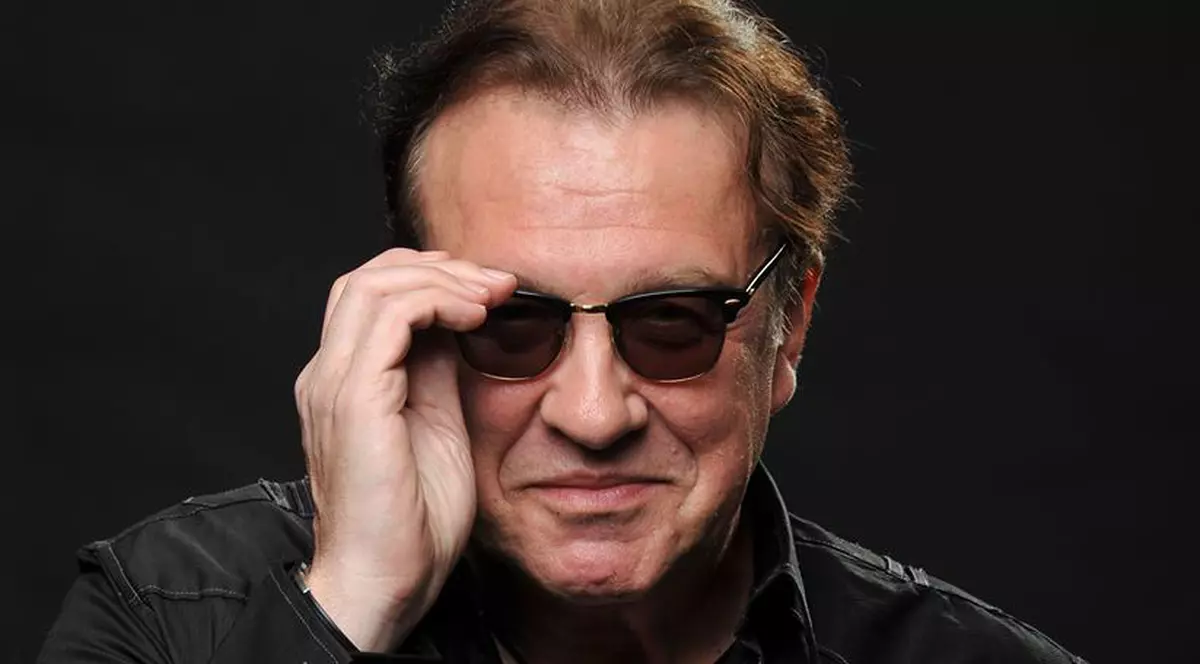 Gabriel Cotabiță va petrece după nuntă cu 25 de moldovence focoase