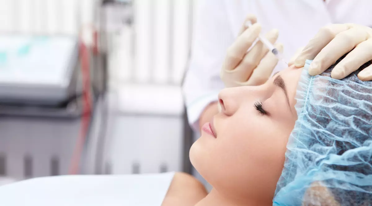 Aviz celor preocupate excesiv de frumuseţe! Tratarea în exces a ridurilor duce la pierdea expresivităţii faciale!