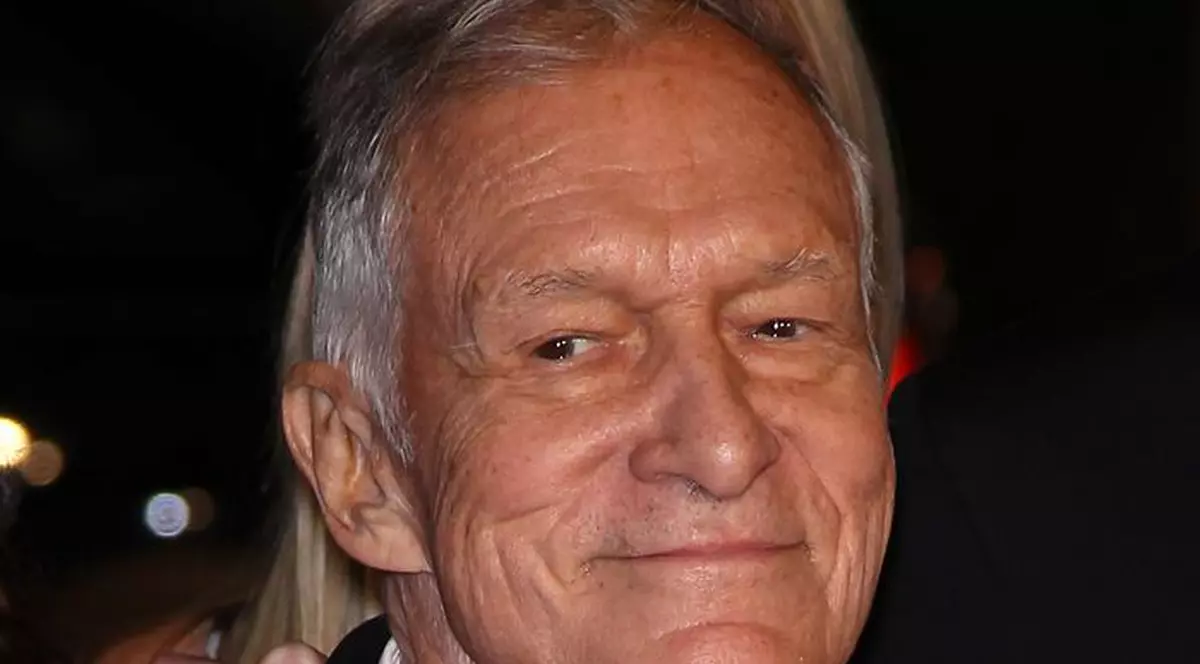 Hugh Hefner și-a scos conacul la vânzare. Imobilul se vinde la pachet cu proprietarul