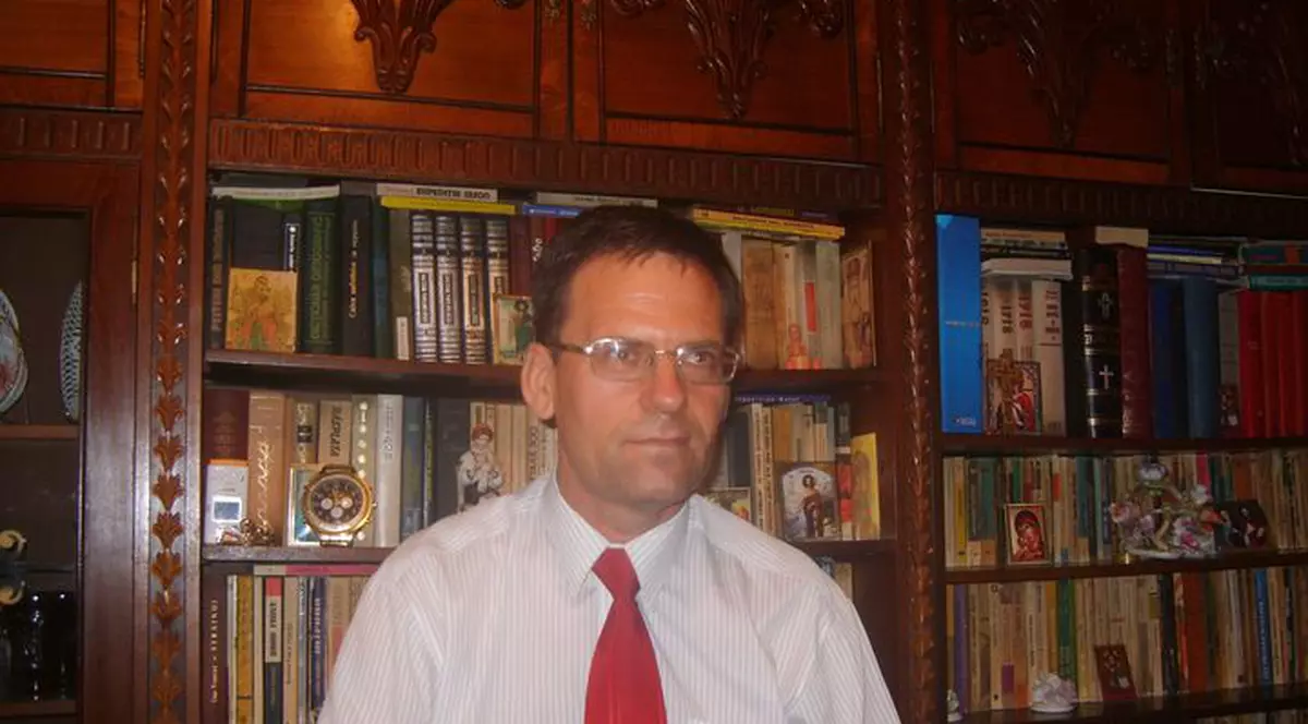 Proiect politic ambiţios: ”România” se va numi  ”Dacia” şi va fi Republică