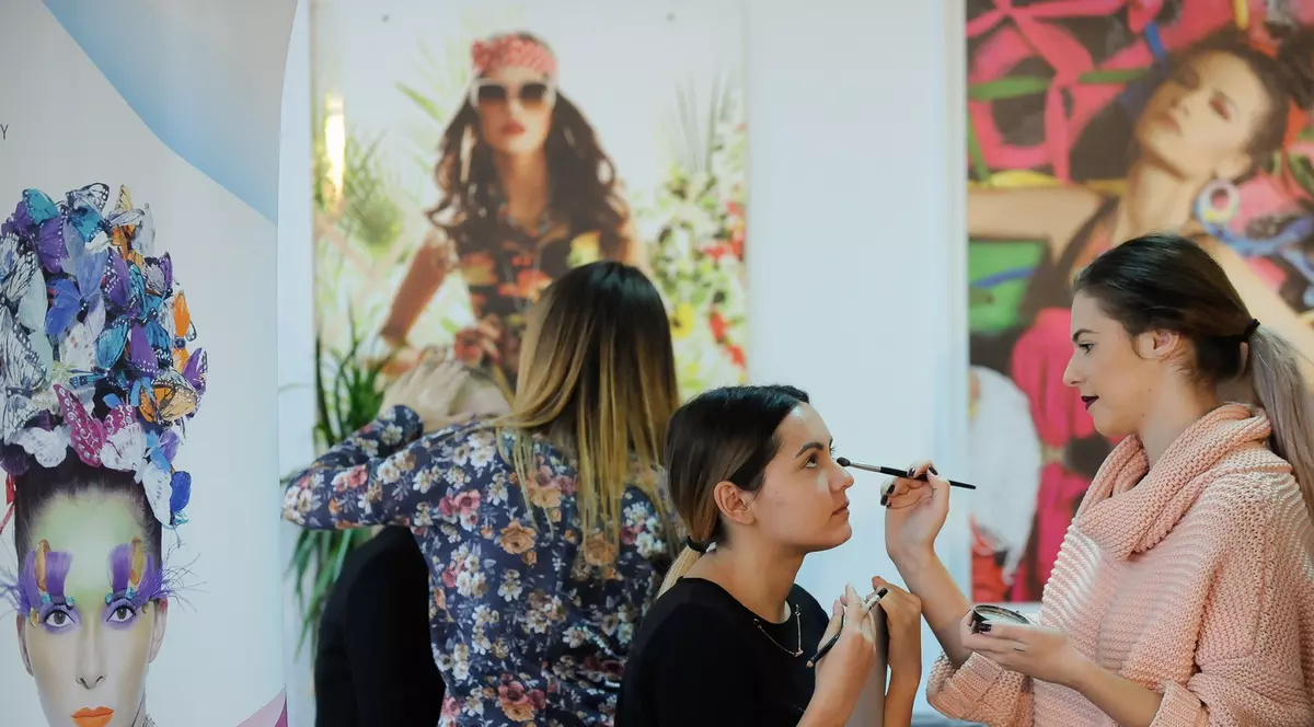 S-a decis! Iată care sunt culorile anului 2016 și cum trebuie să le porți!