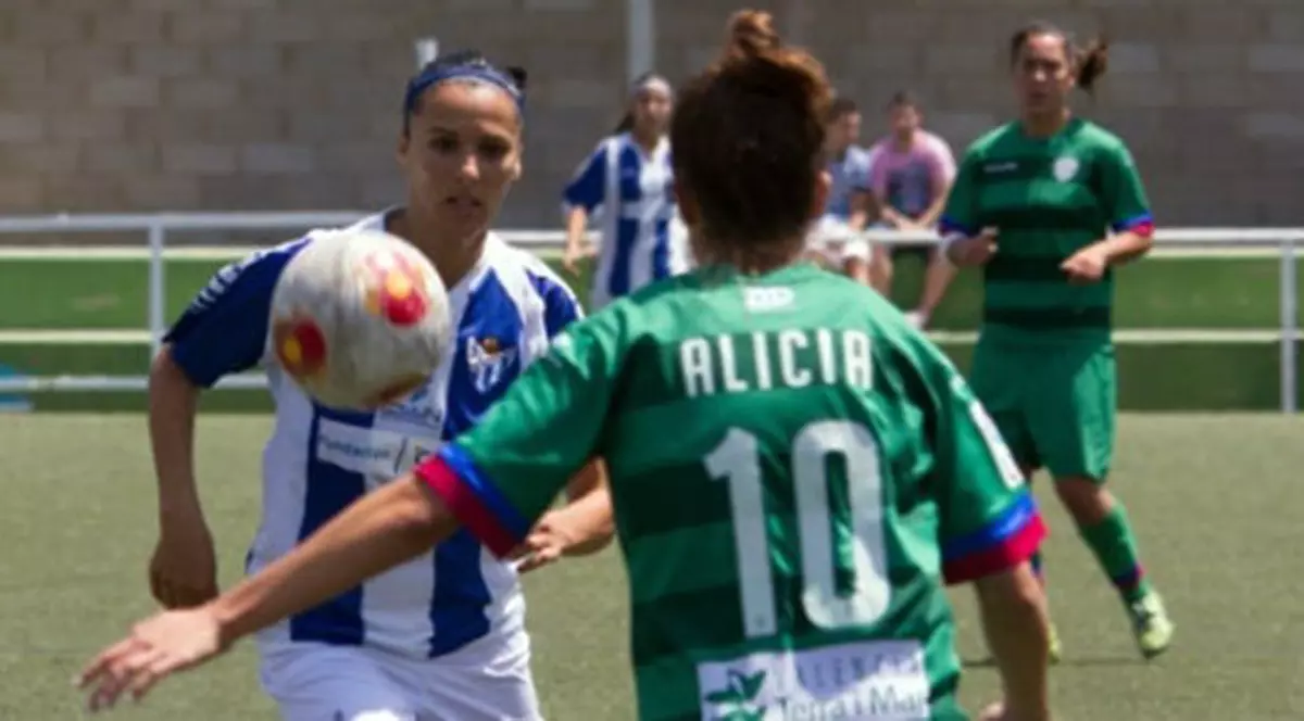 Caz fără precedent. O fotbalistă din România, hărțuită sexual de un arbitru din Spania: ”Ne-a dat roșu din cauză că am spus nu!”