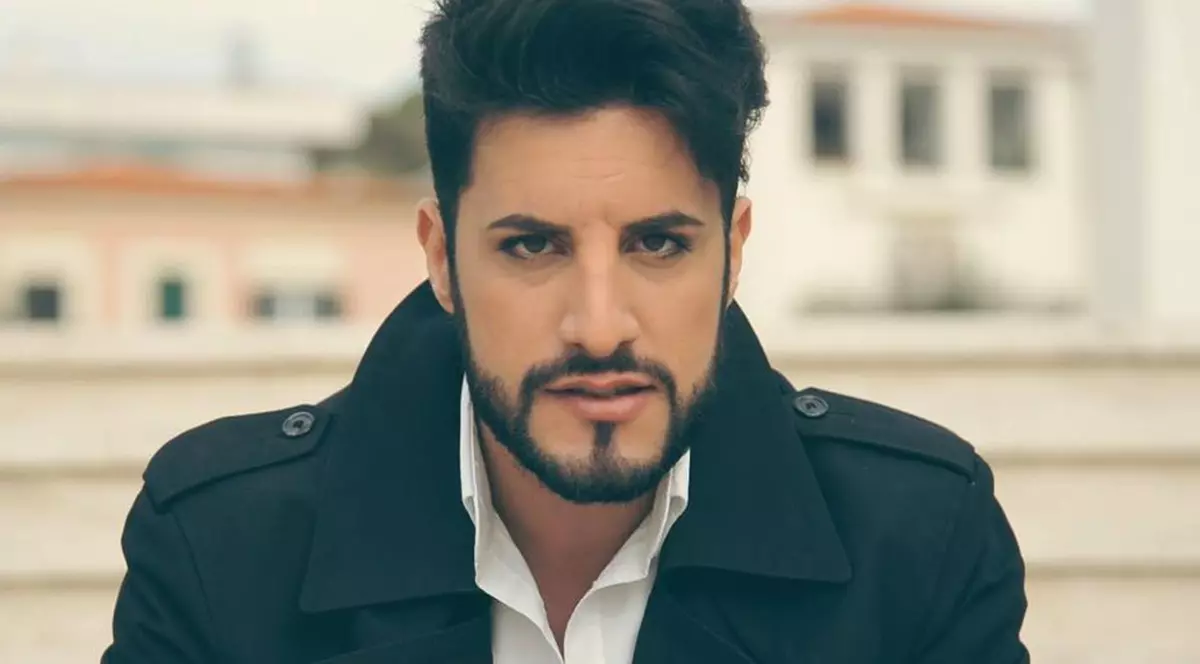PREMIERĂ LIBERTATEA.RO | Alessio Paddeu lansează primul său single solo - "Take my hand / Io e te", concomitent în două versiuni