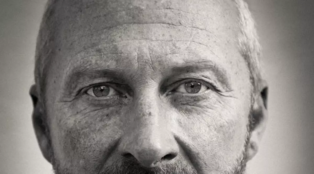 Tragedie! Cântărețul Black a murit în această seară