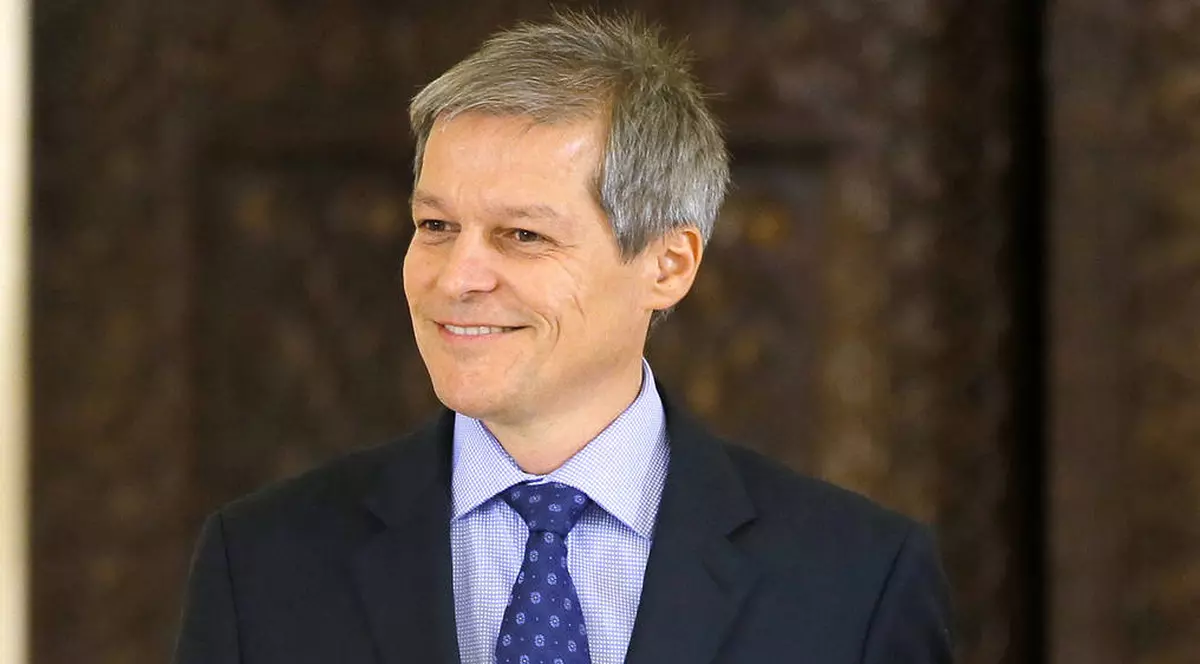 Motivul pentru care Dacian Cioloş nu vrea să aibă coloană oficială: "Nu vreau să zăpăcesc lumea la cap"